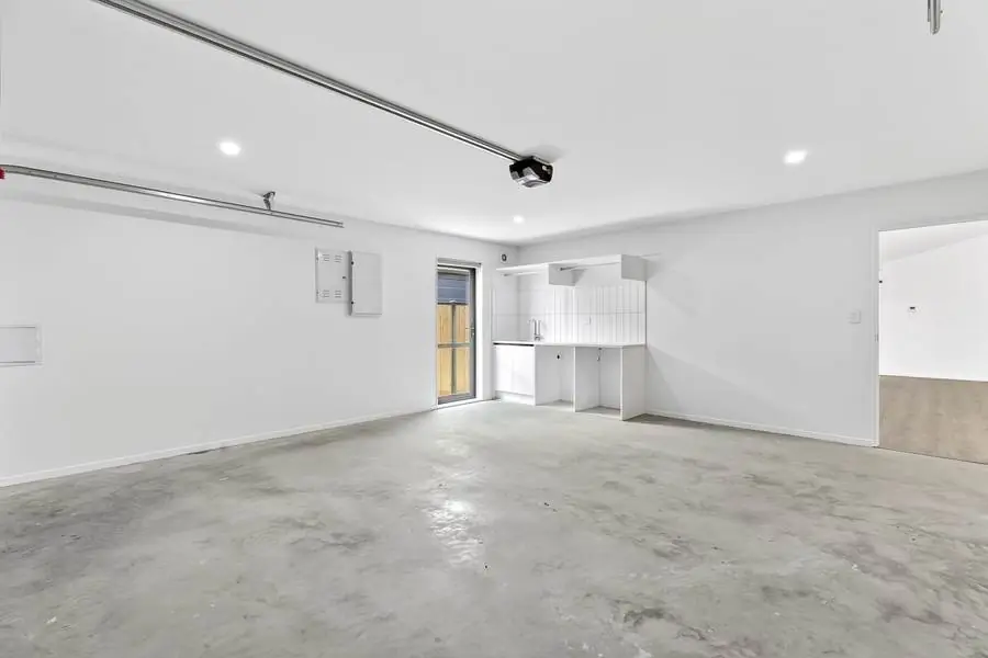 23 Wooing Tree — Garage