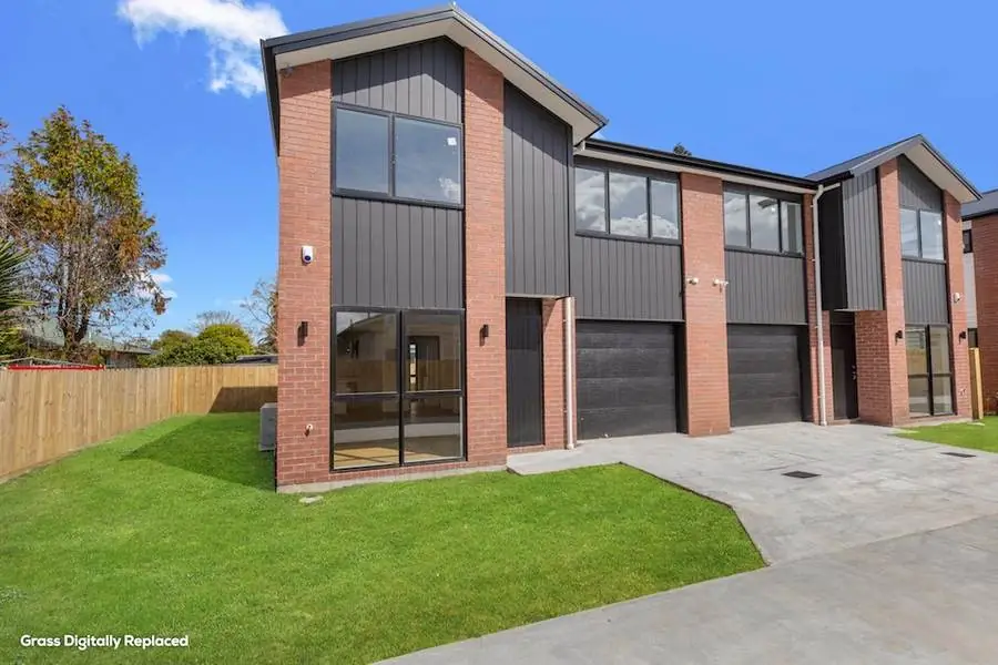 Old Wairoa Road — Townhouse frontages and garages